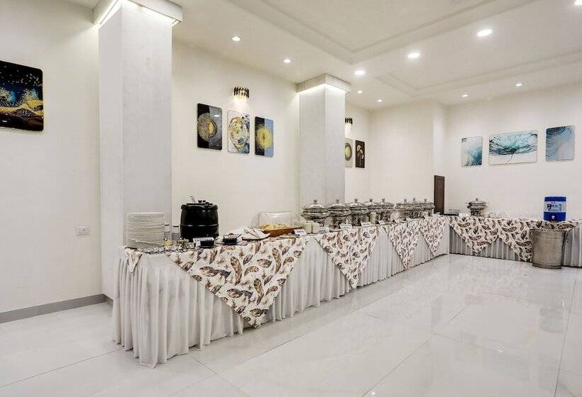 Fabhotel Prime Panchwati Regency