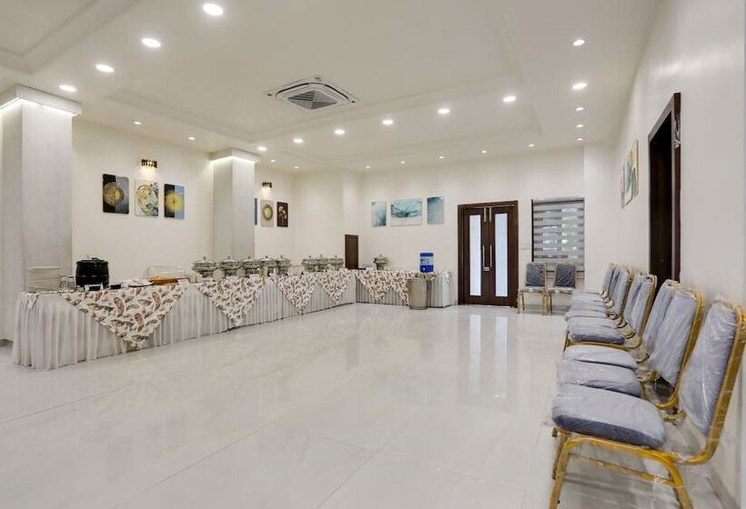 Fabhotel Prime Panchwati Regency