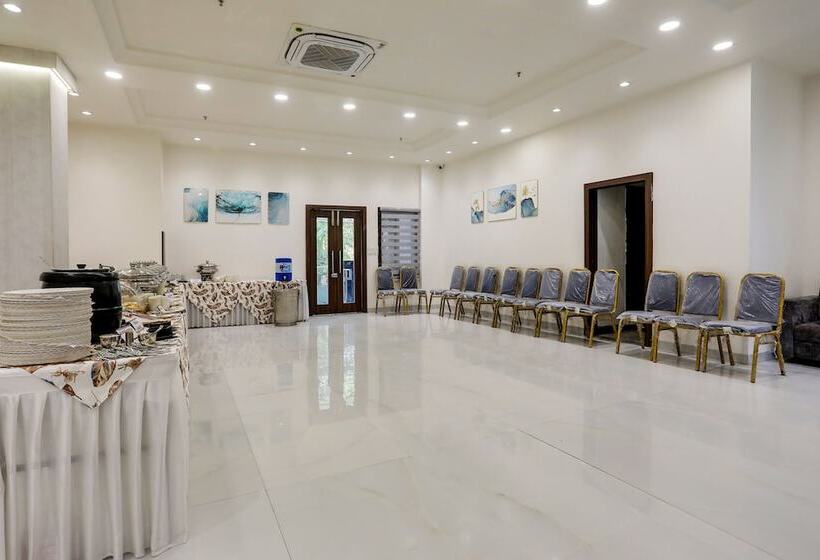 Fabhotel Prime Panchwati Regency