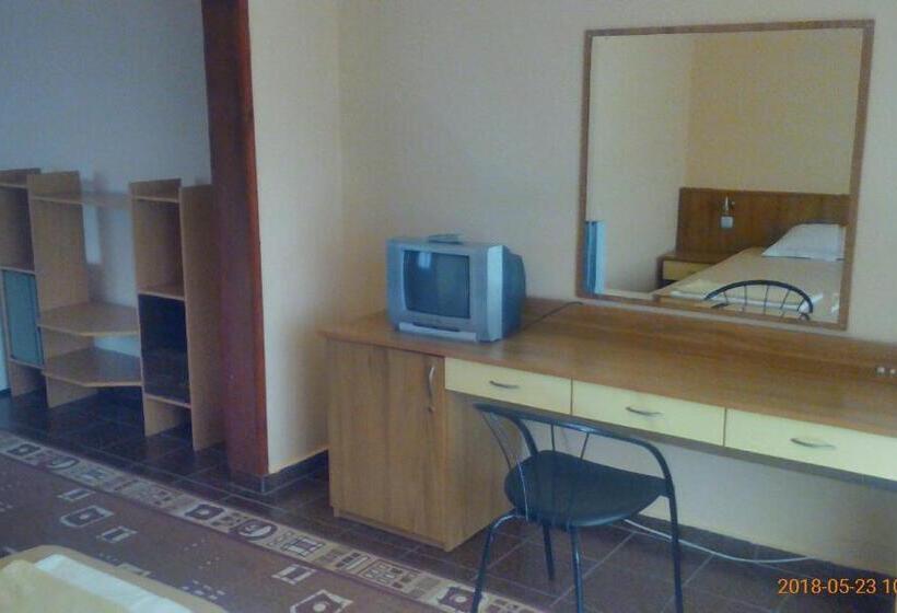 Famili Hotel Barba Yani