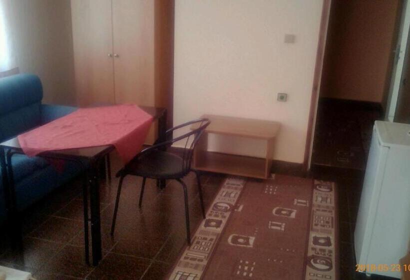 Famili Hotel Barba Yani