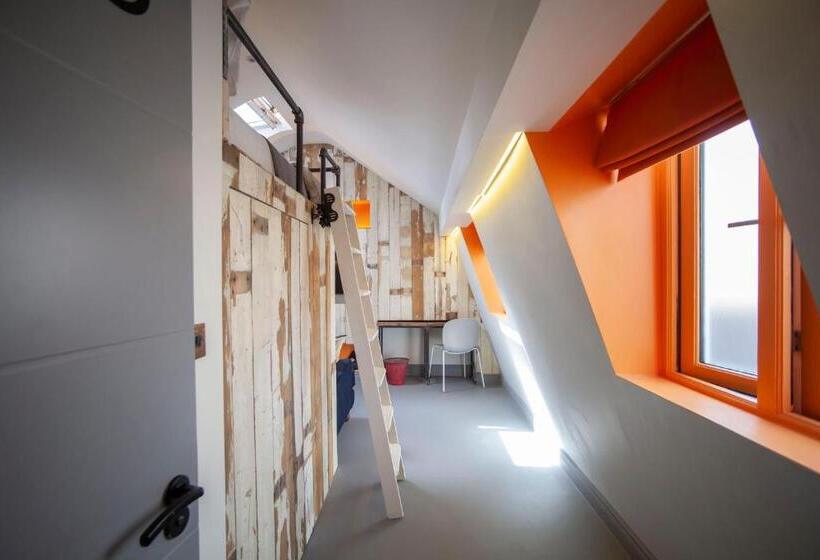 Higgihaus Aparthotel, Clare Street