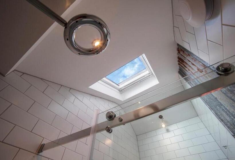 Higgihaus Aparthotel, Clare Street