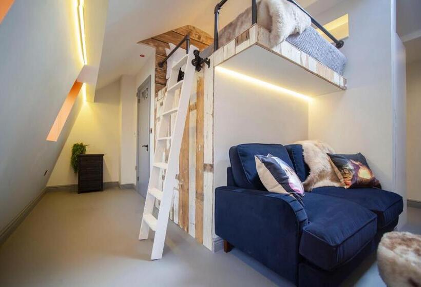 Higgihaus Aparthotel, Clare Street