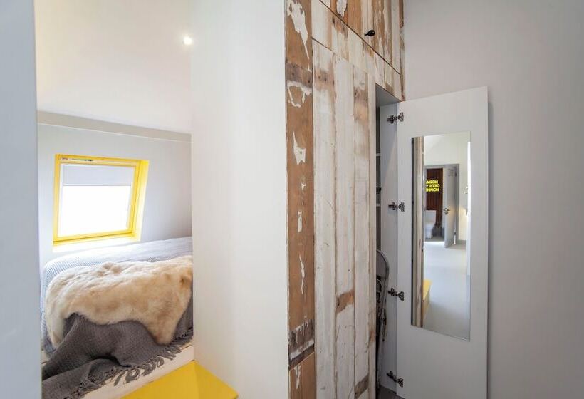 Higgihaus Aparthotel, Clare Street