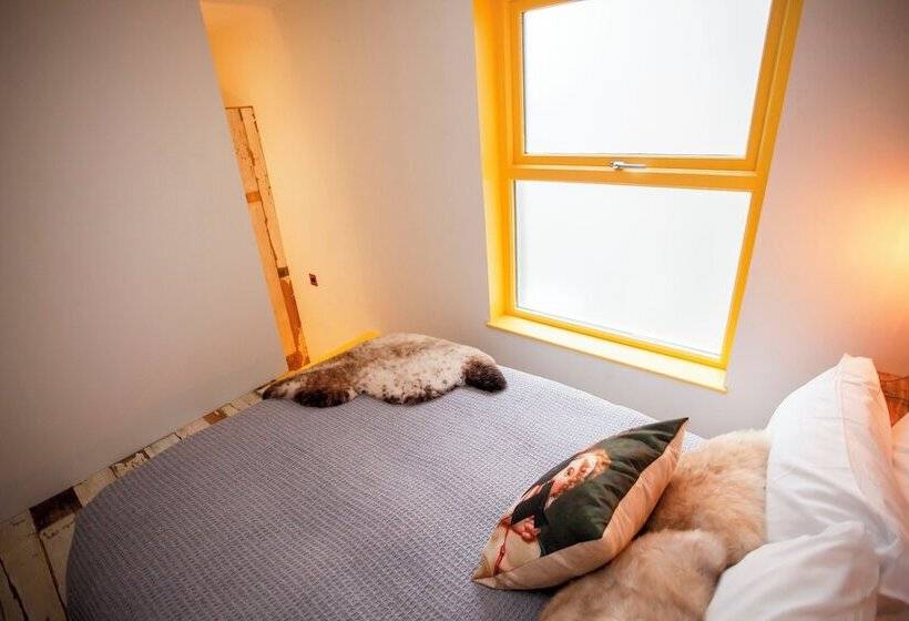 Higgihaus Aparthotel, Clare Street