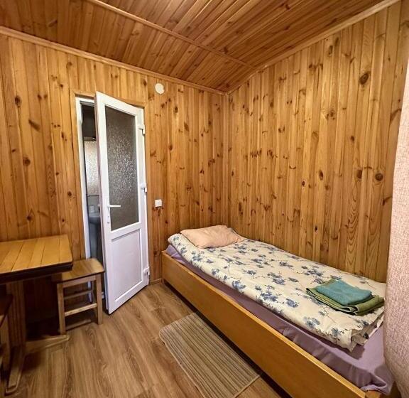 هتل готельно офісний комплекс Liz