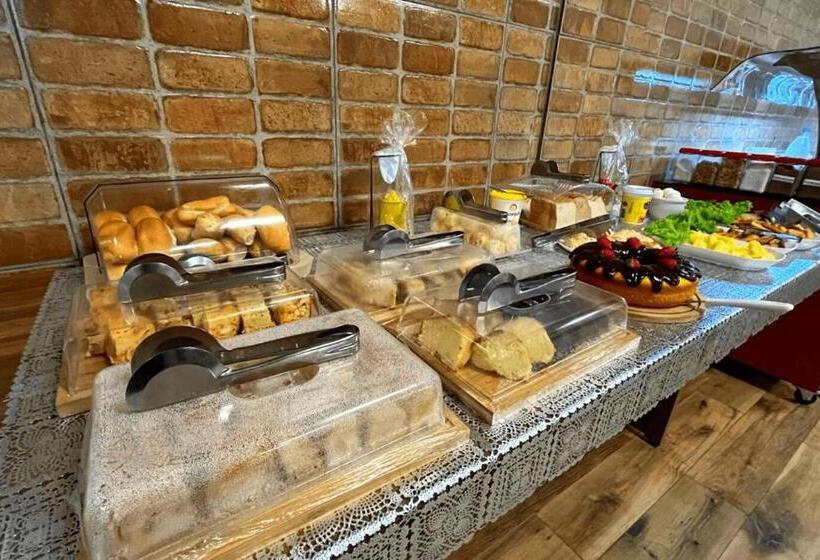 Отель Amazon Palace