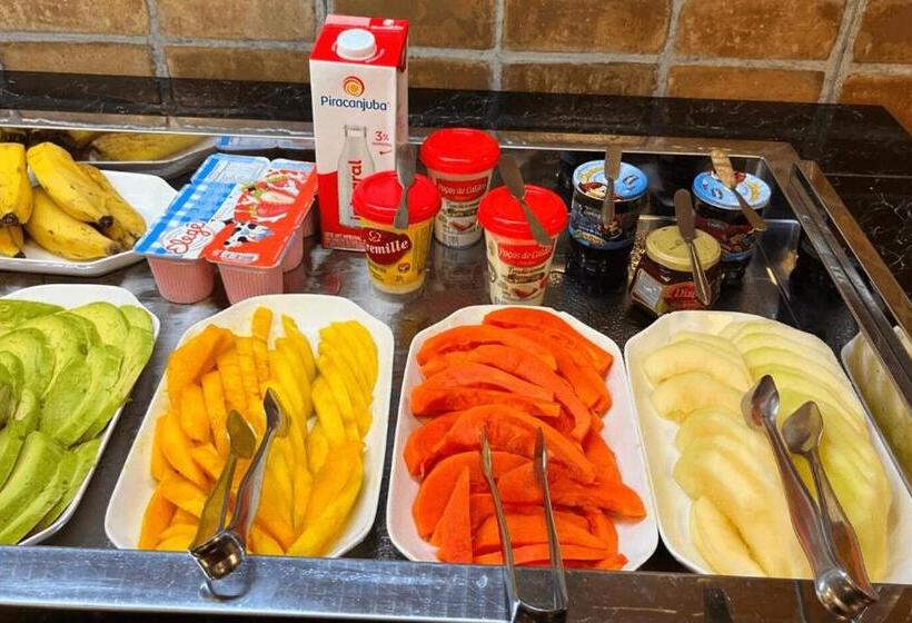 Отель Amazon Palace