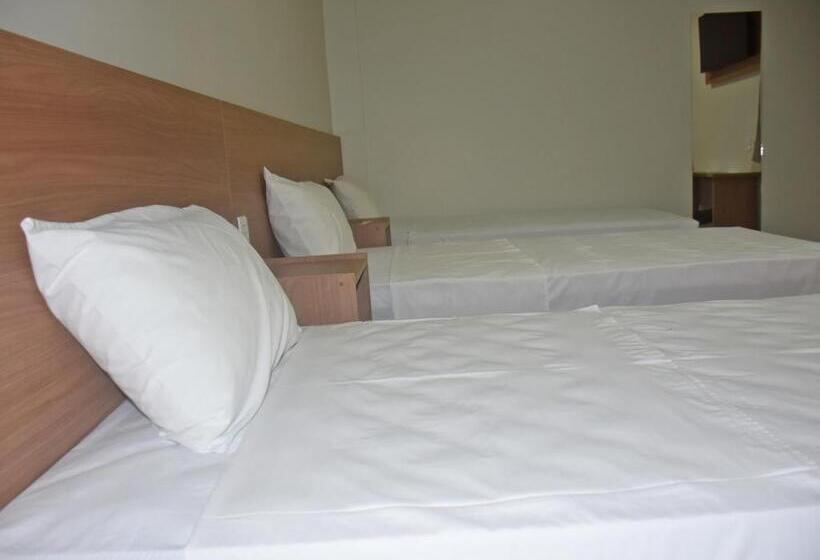 Отель Amazon Palace