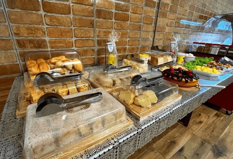 Отель Amazon Palace