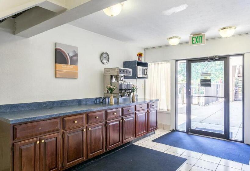 فندق Americas Best Value Inn Edgewood, Md