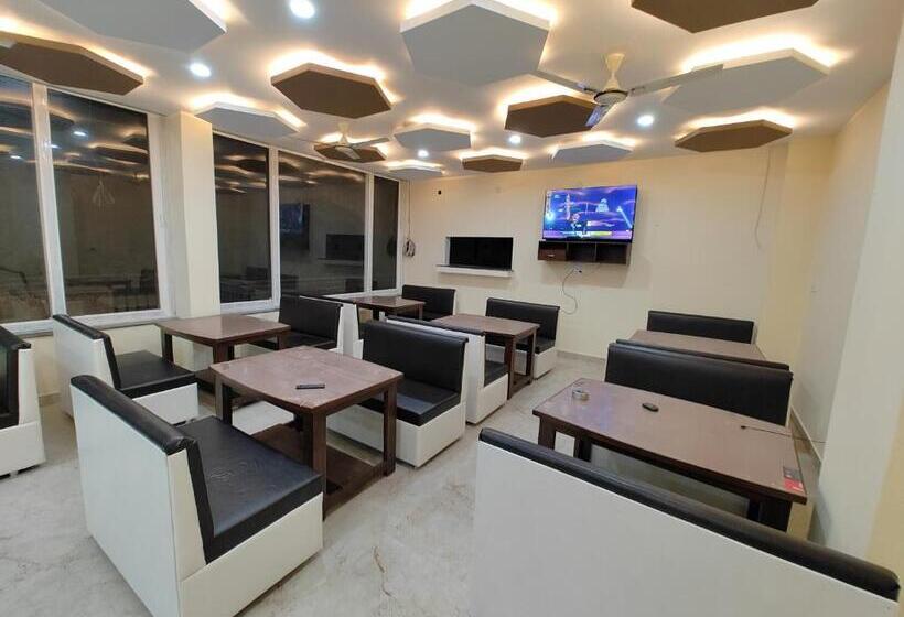 Отель Anantam Residency