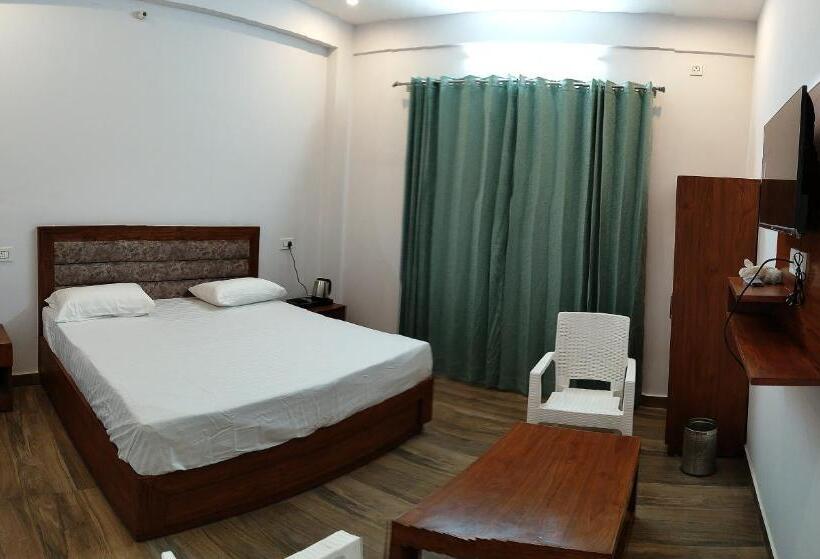 Отель Anantam Residency