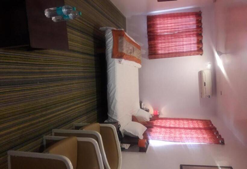 호텔 Asian International