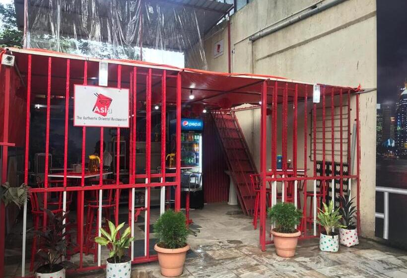 호텔 Asian International