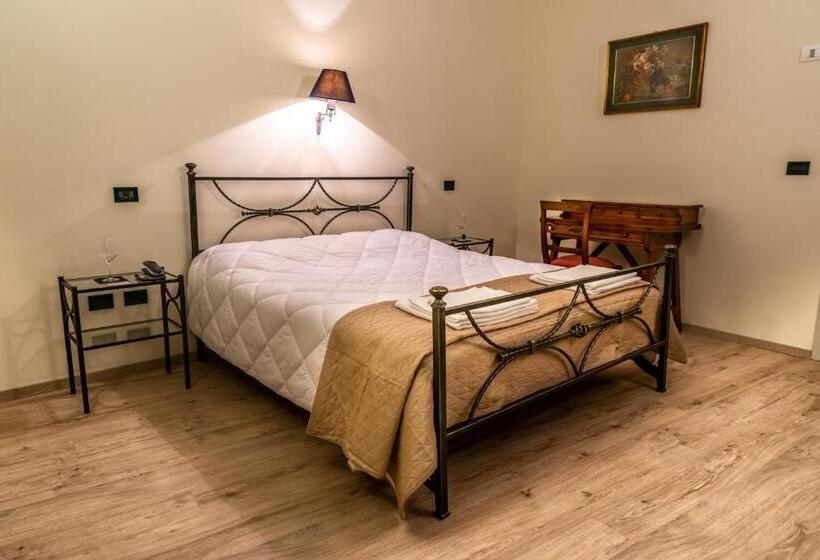 Отель Castellucchio