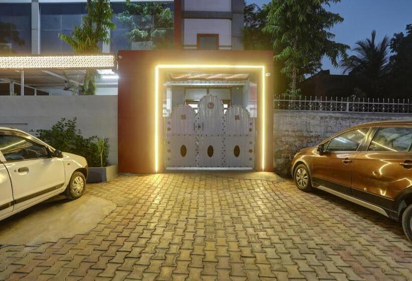 בית מלון כפרי Collection O Ravidarshan