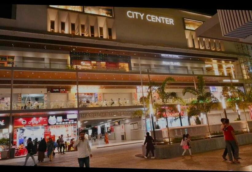 מלון כמוסות Bed & Bread Dormitory