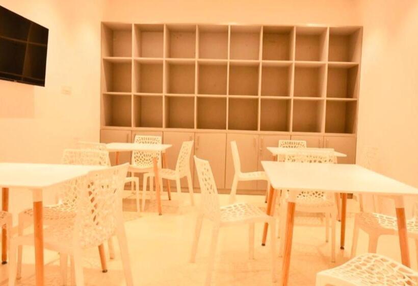 מלון כמוסות Bed & Bread Dormitory