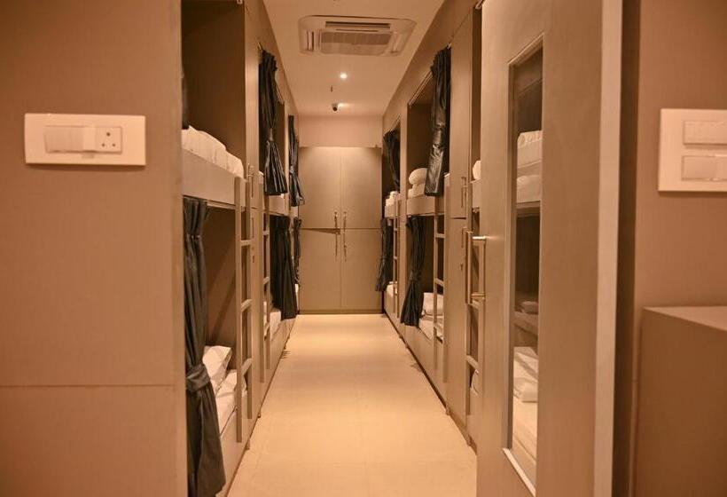 מלון כמוסות Bed & Bread Dormitory