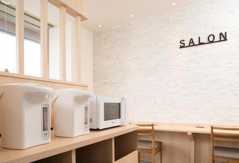 Hotel-cápsula Plaza East Cabin For Men Only