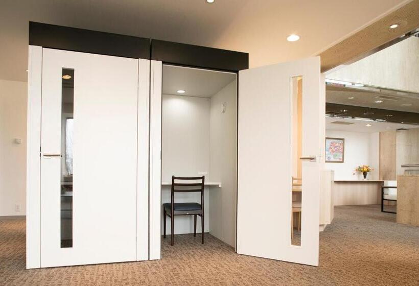 Hotel-cápsula Plaza East Cabin For Men Only