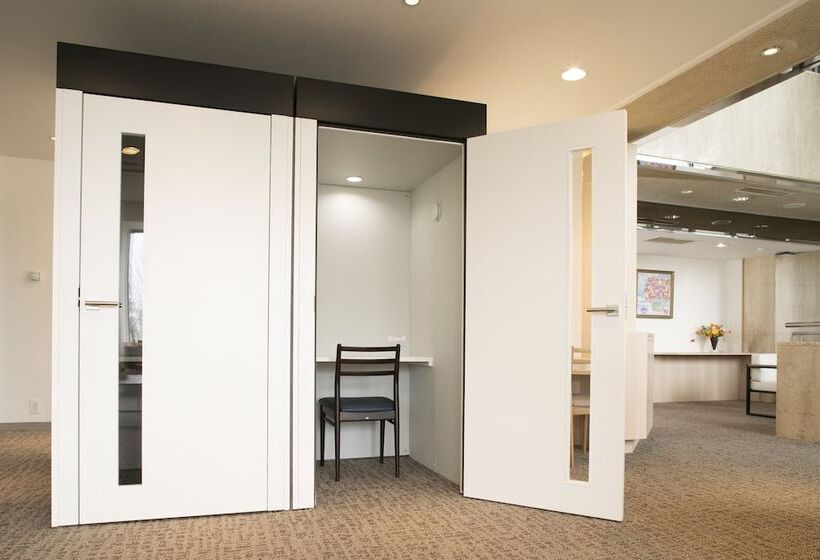 Hotel-cápsula Plaza East Cabin For Men Only