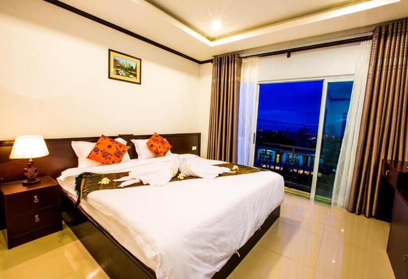 فندق Douangchan Plaza