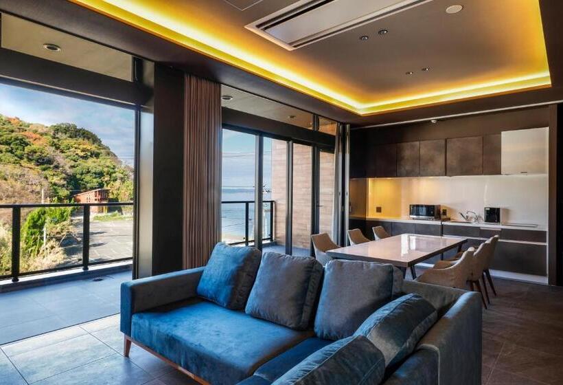 Отель Five Spring Resort The Shirahama