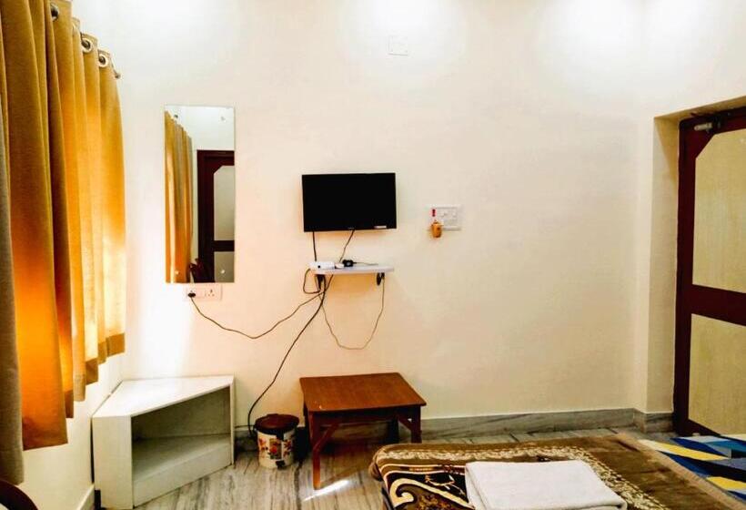 בית מלון כפרי Ganpathi Guest House