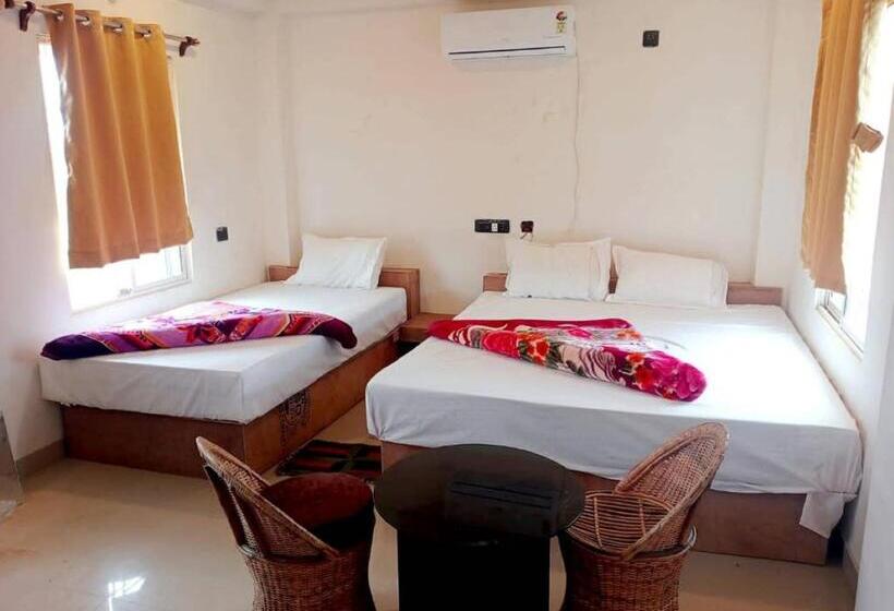 בית מלון כפרי Ganpathi Guest House