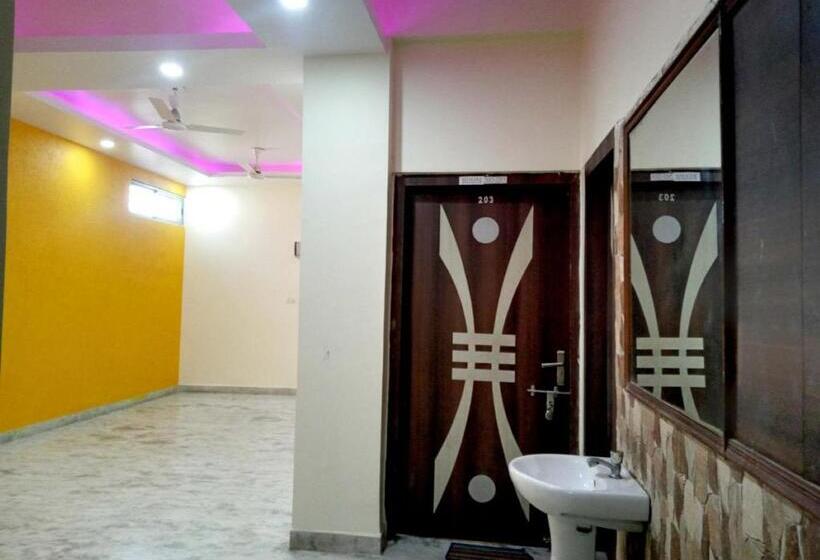 בית מלון כפרי Ganpathi Guest House