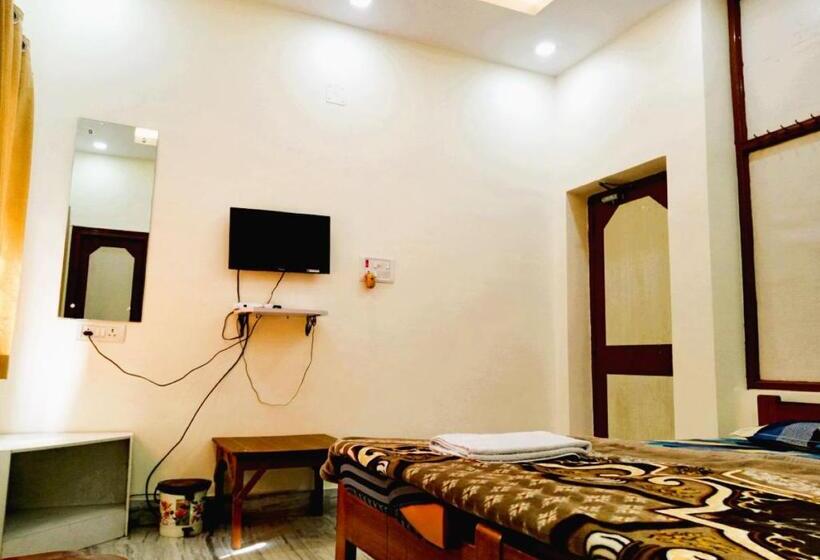 בית מלון כפרי Ganpathi Guest House