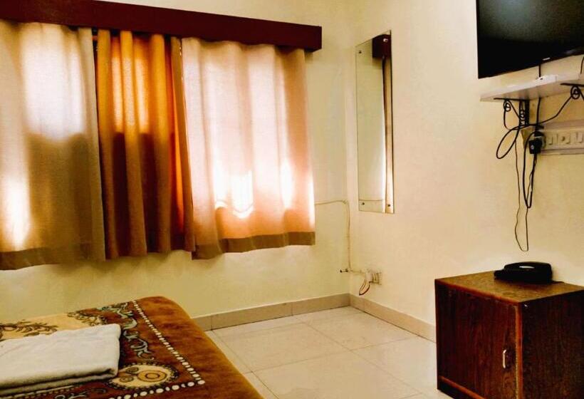 בית מלון כפרי Ganpathi Guest House