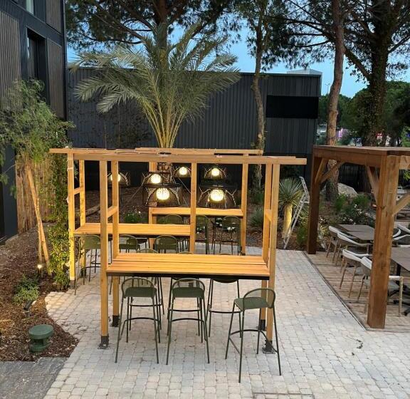 فندق Hôtel Le Relais Des Brasseurs   Aubagne