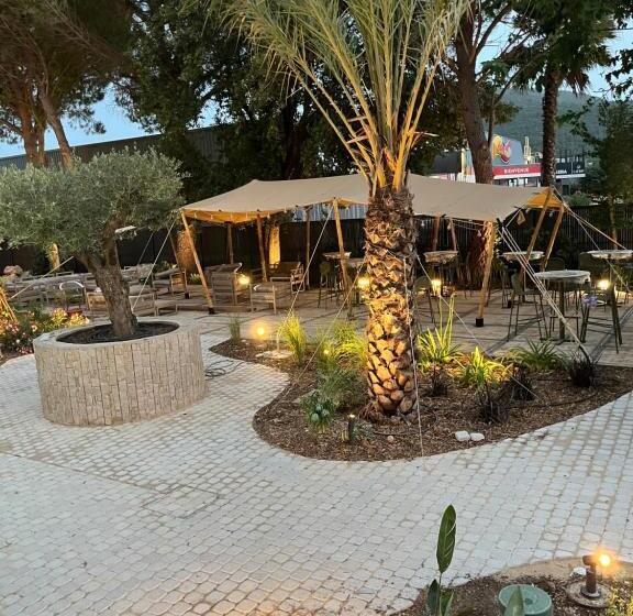 فندق Hôtel Le Relais Des Brasseurs   Aubagne