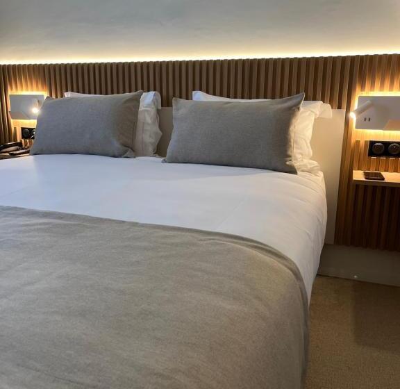 فندق Hôtel Le Relais Des Brasseurs   Aubagne