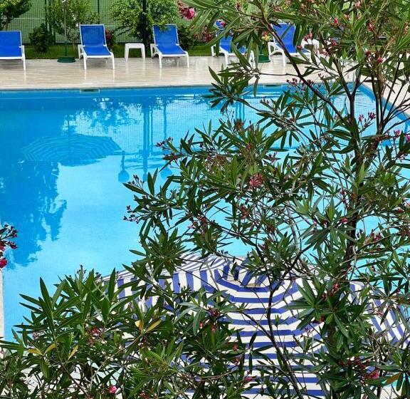 هتل Kolkhi Shekvetili