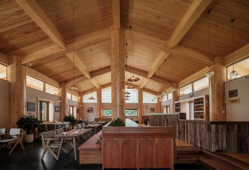 Отель Linden Centre Naada