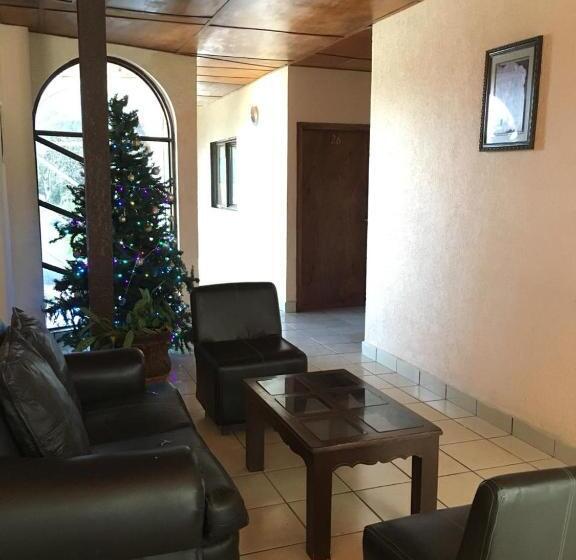 فندق Maria Eugenia