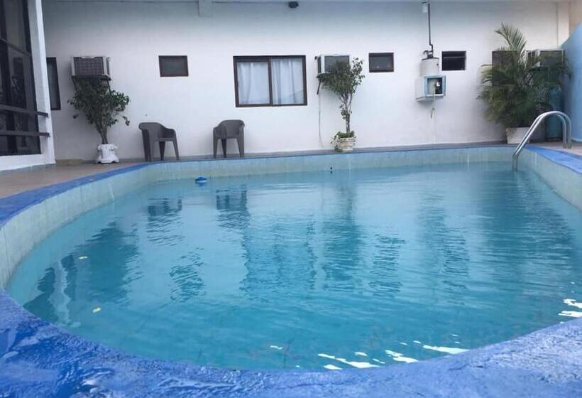 فندق Maria Eugenia