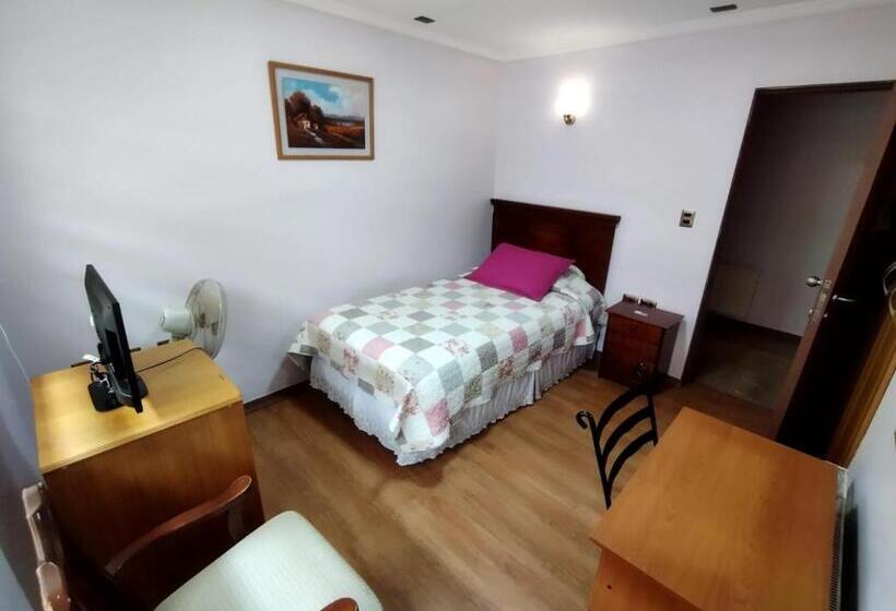 בית מלון כפרי Millaray Inn Express