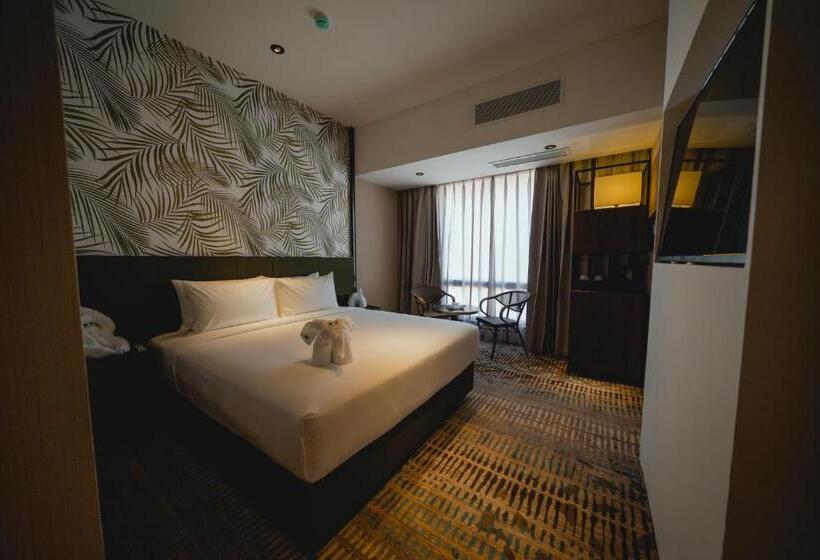 Отель Monkeys Canopy Resort