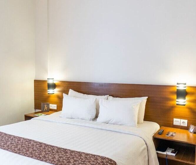 Отель Monkeys Canopy Resort