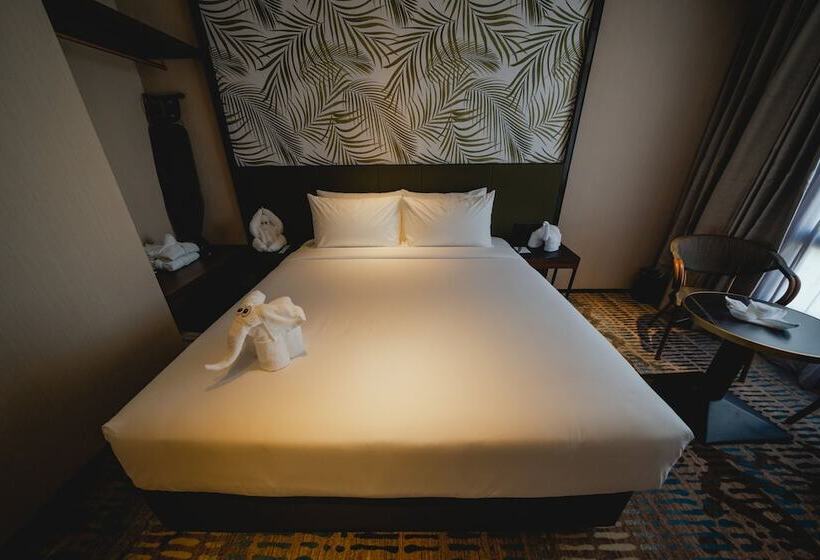 Отель Monkeys Canopy Resort