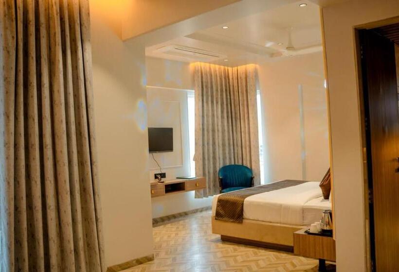 فندق Narayani Executive