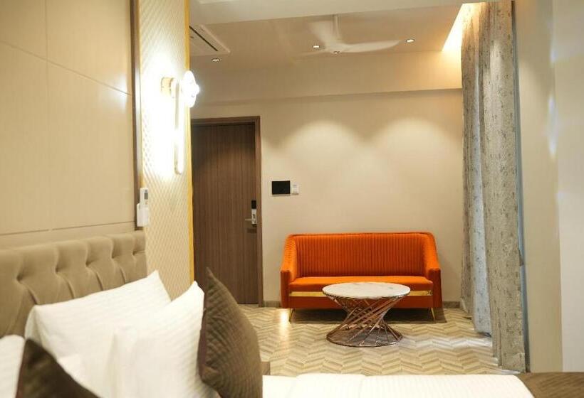 فندق Narayani Executive