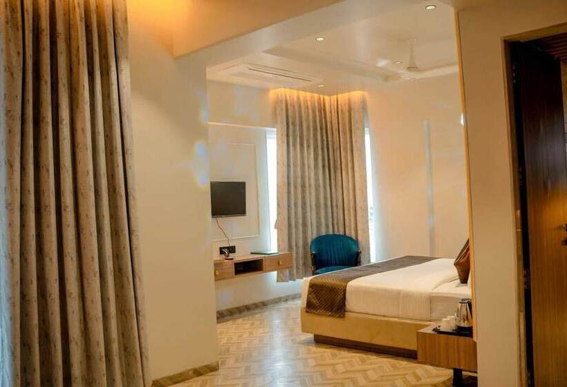 فندق Narayani Executive