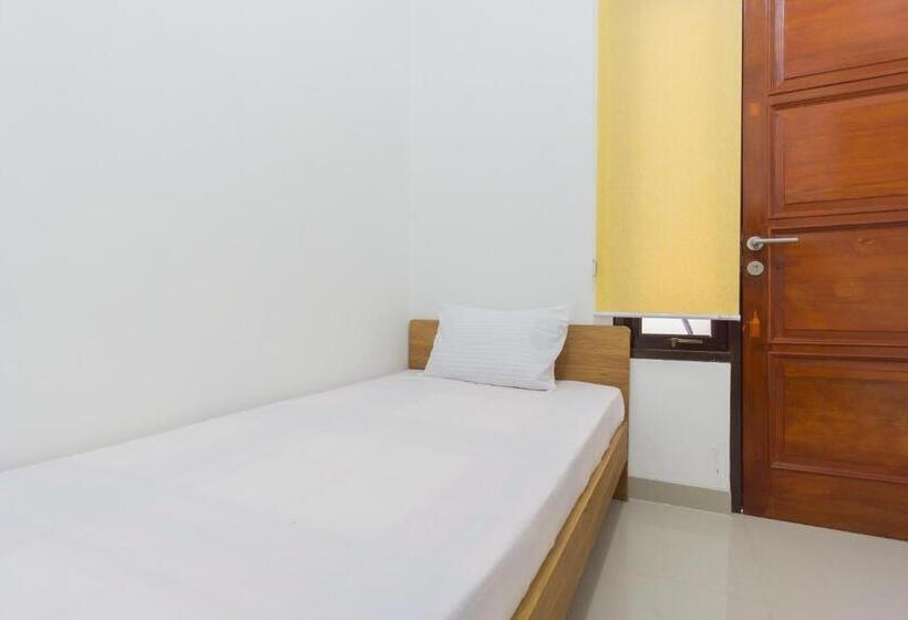 Hotel Oyo Life 2351 Kost Ciper